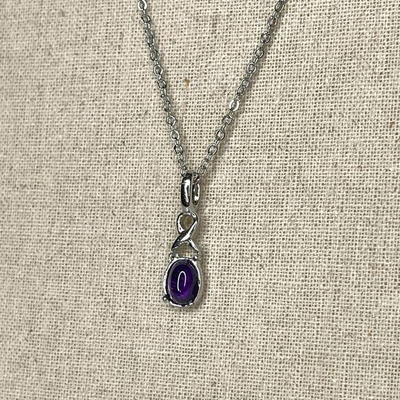 Pendant Necklace Silver Tone Chain and Pendant with Purple Faux Amethyst - Picture 3 of 10